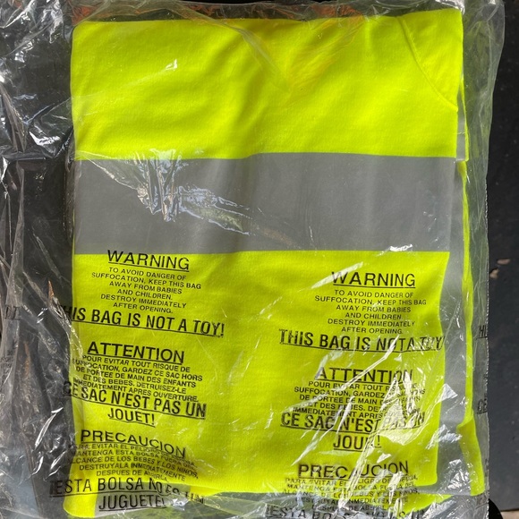 New High Visibility Pocket Tee - Picture 3 of 3